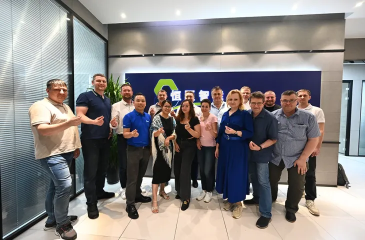 Chuyến thăm của khách hàng