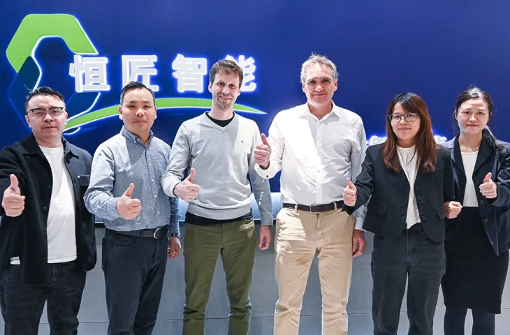 Chuyến thăm của khách hàng