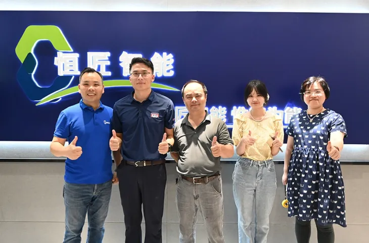 Chuyến thăm của khách hàng