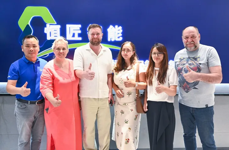 Chuyến thăm của khách hàng