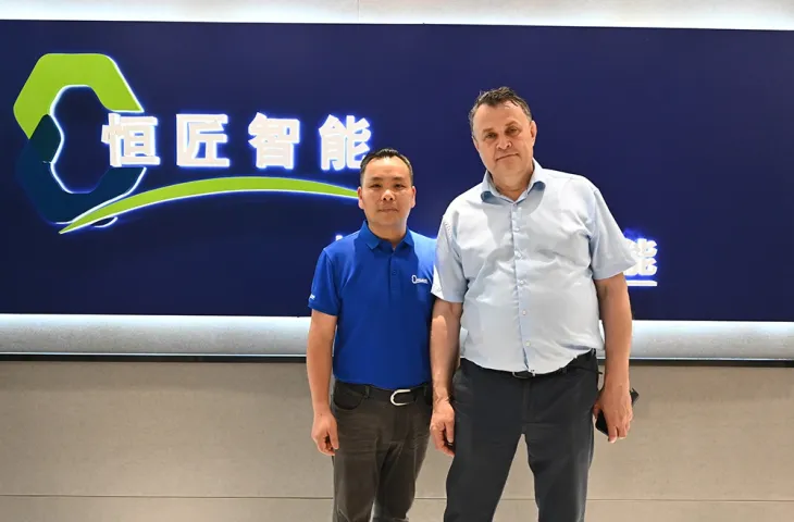 Chuyến thăm của khách hàng